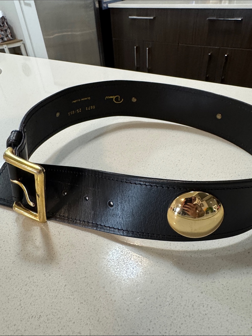 Vintage black leather belt with brass buckle & gold circles- small (as is scuff) - Picture 3 of 16
